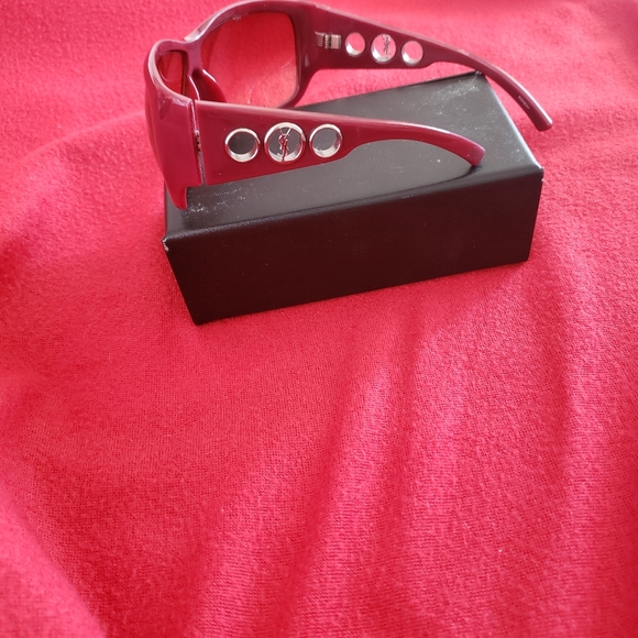 Sun glasses - Picture 2 of 6